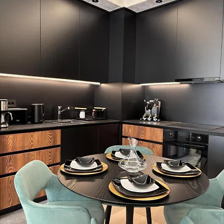 Elegant 2Br BW Apartment 2 Bathrooms -Private Garage A1 Residence BW * בלגרד