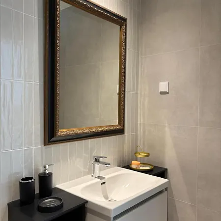דירה Elegant 2Br BW Apartment 2 Bathrooms -Private Garage A1 Residence BW *