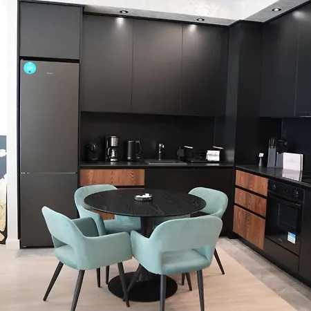 Elegant 2Br BW Apartment 2 Bathrooms -Private Garage A1 Residence BW * בלגרד