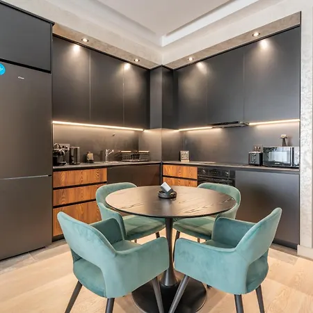 Elegant 2Br BW Apartment 2 Bathrooms -Private Garage A1 Residence BW Apartamento *